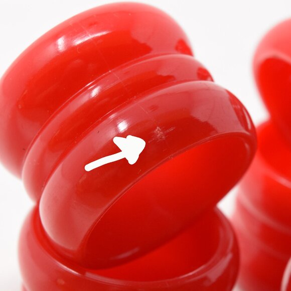 Vintage Napkin Rings Plastic Red Festive Set of 5 Granny Chic Diner Holiday Xmas - Picture 7 of 9